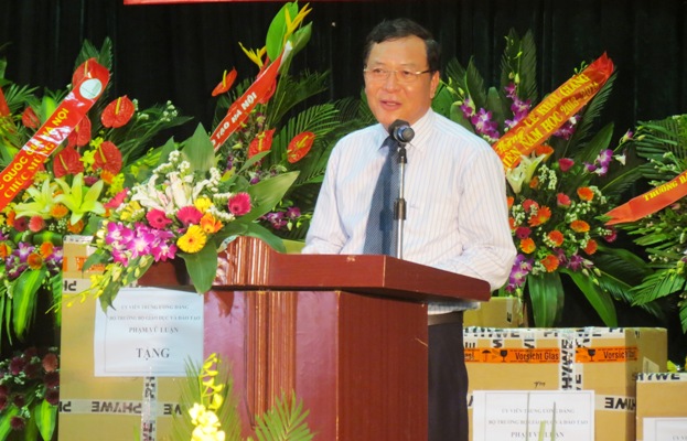 Bộ trưởng Bộ GD ĐT dự Lễ khai giảng tại Trường THPT chuyên Khoa học Tự nhiên